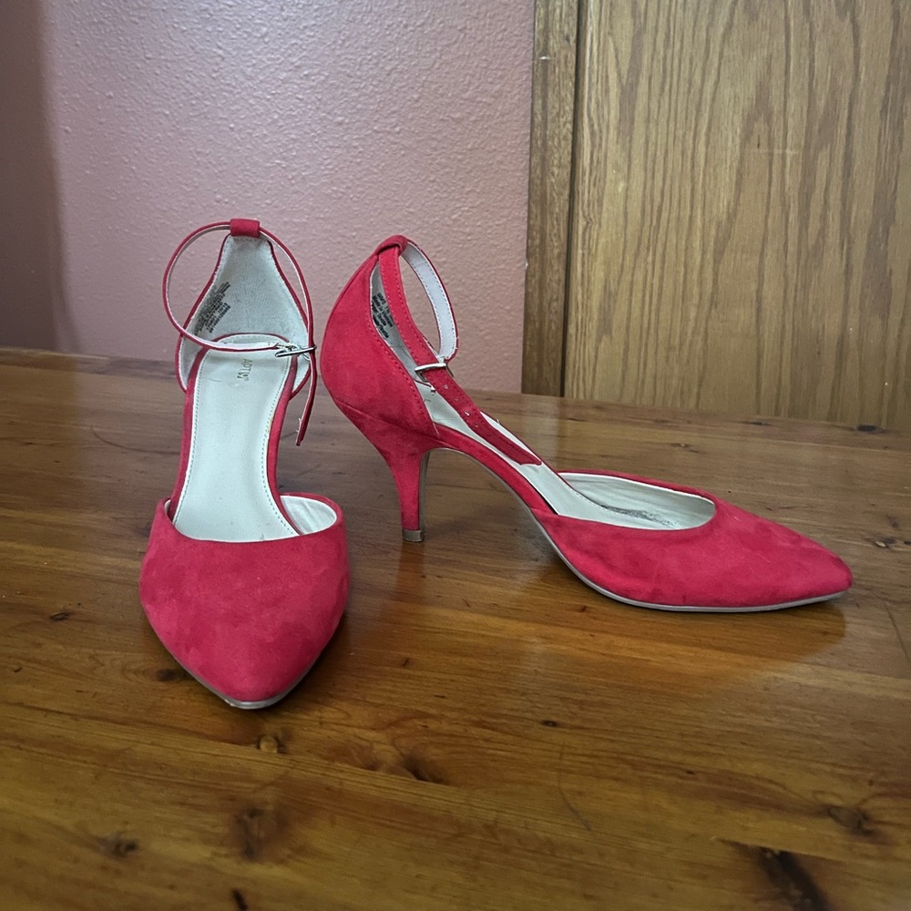 Red Suede Look Kitten